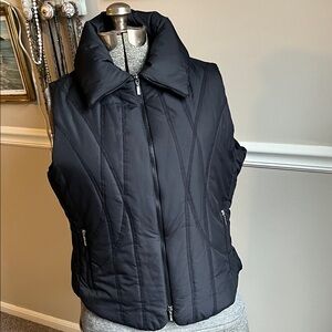Women's fitted Black Quilted Vest | Size XL